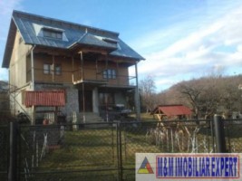 vila-cu-5-camere-si-teren-de-1500-mp-de-vanzare-in-bughea-de-jos-ideala-pentru-locuinta-de-familie-1