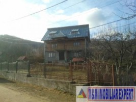 vila-cu-5-camere-si-teren-de-1500-mp-de-vanzare-in-bughea-de-jos-ideala-pentru-locuinta-de-familie-2
