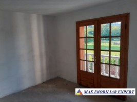 vila-cu-5-camere-si-teren-de-502-mp-de-vanzare-in-bughea-de-jos-ideala-pentru-locuinta-de-familie-6