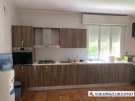 vila-cu-18-camere-si-teren-de-1800-mp-de-vanzare-in-apa-sarata-campulung-muscel-arges-potential-cazare-pentru-80-de-persoane-11