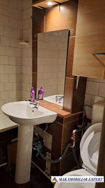 apartament-cu-2-camere-confort-1-etaj-4-de-inchiriat-in-campulung-muscel-arges-ideal-pentru-locuinta-de-familie-9
