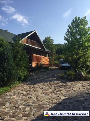 de-vanzare-vila-tip-conac-cu-3-camere-si-teren-de-8300-mp-malureni-arges