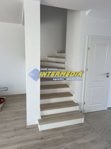 casa-noua-de-vanzare-cu-4-camere-in-cetate-finisata-la-cheie-cu-toate-utilitatile-3
