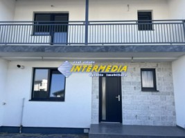casa-noua-de-vanzare-cu-4-camere-in-cetate-finisata-la-cheie-cu-toate-utilitatile-1