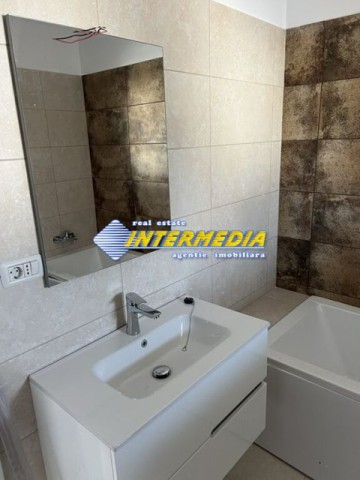 casa-noua-de-vanzare-cu-4-camere-in-cetate-finisata-la-cheie-cu-toate-utilitatile-5