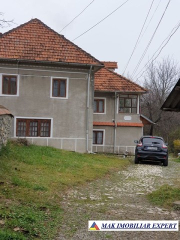 casa-stil-cu-6-camere-si-teren-de-3000-mp-de-vanzare-poienarii-de-muscel-arges-4