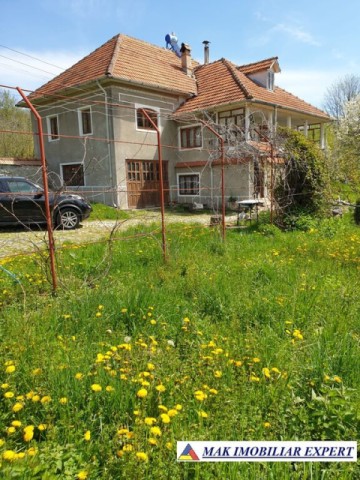 casa-stil-cu-6-camere-si-teren-de-3000-mp-de-vanzare-poienarii-de-muscel-arges-5