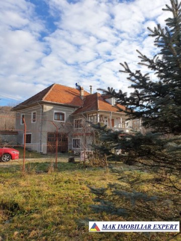 casa-stil-cu-6-camere-si-teren-de-3000-mp-de-vanzare-poienarii-de-muscel-arges-17