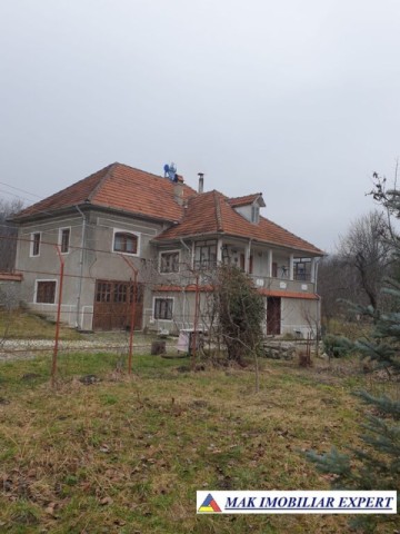 casa-stil-cu-6-camere-si-teren-de-3000-mp-de-vanzare-poienarii-de-muscel-arges-16