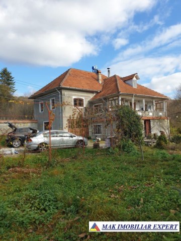 casa-stil-cu-6-camere-si-teren-de-3000-mp-de-vanzare-poienarii-de-muscel-arges-18