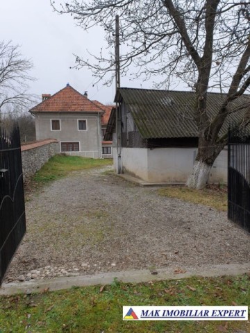 casa-stil-cu-6-camere-si-teren-de-3000-mp-de-vanzare-poienarii-de-muscel-arges-26
