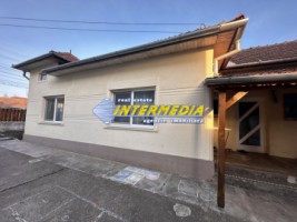 vanzare-casa-cu-3-camere-alba-iulia-zona-hcc-la-asfalt-si-1176-mp-teren