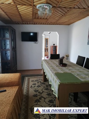 vila-cu-6-camere-si-teren-de-305-mp-de-vanzare-rucar-arges-5