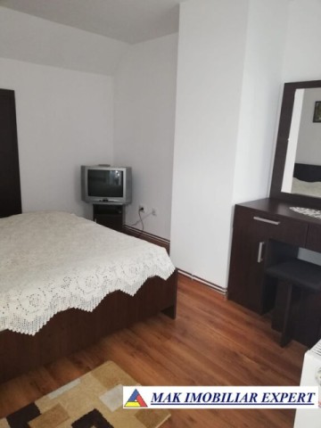 vila-cu-6-camere-si-teren-de-305-mp-de-vanzare-rucar-arges-9