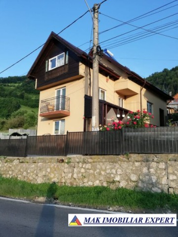 vila-cu-6-camere-si-teren-de-305-mp-de-vanzare-rucar-arges-1