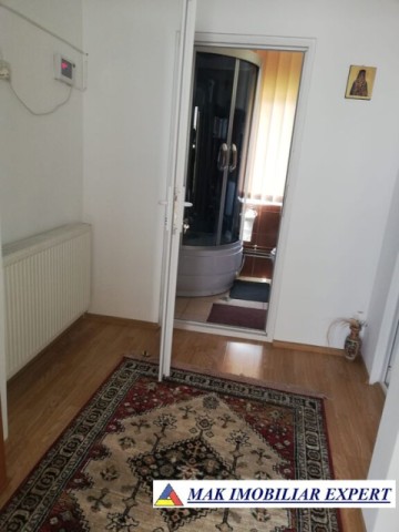 vila-cu-6-camere-si-teren-de-305-mp-de-vanzare-rucar-arges-8