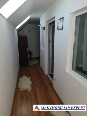vila-cu-6-camere-si-teren-de-305-mp-de-vanzare-rucar-arges-12