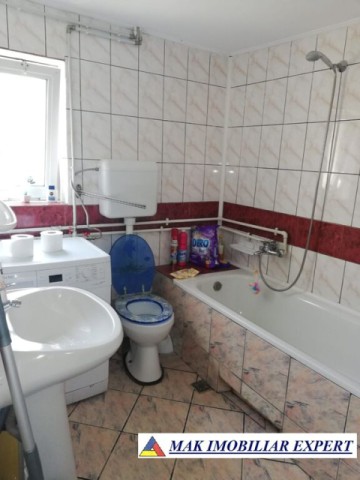 vila-cu-6-camere-si-teren-de-305-mp-de-vanzare-rucar-arges-13