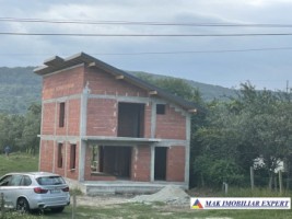 vand-vila-noua-cu-5-camere-si-teren-de-1000-mp-stalpeni-arges-ideala-pentru-resedinta-de-familie-sau-casa-de-vacanta-6