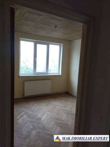 apartament-cu-3-camere-confort-1-etaj-4-de-vanzare-visoi-campulung-muscel-arges