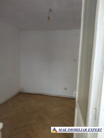 apartament-cu-3-camere-confort-1-etaj-4-de-vanzare-visoi-campulung-muscel-arges-2