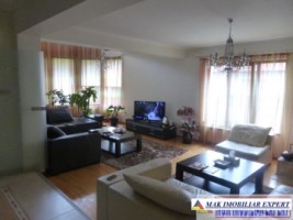 vila-cu-8-camere-si-teren-de-511-mp-de-vanzare-in-centru-campulung-muscel-arges-3