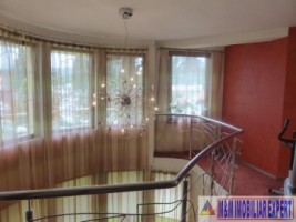 vila-cu-8-camere-si-teren-de-511-mp-de-vanzare-in-centru-campulung-muscel-arges-7