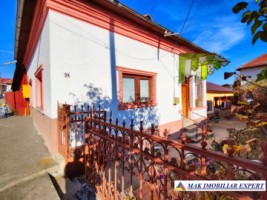 casa-4-camere-cu-teren-360-mp-de-vanzare-in-centru-campulung-muscel-arges-1