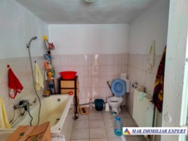 casa-4-camere-cu-teren-360-mp-de-vanzare-in-centru-campulung-muscel-arges-18