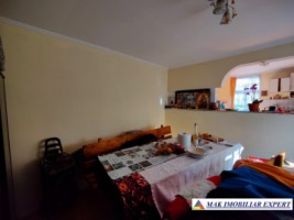 casa-4-camere-cu-teren-360-mp-de-vanzare-in-centru-campulung-muscel-arges-15