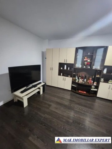 rezervat-are-chirias-pana-in-martie-2025-de-vanzare-apartament-3-camere-confort-1-etaj-4-din-4-grui-campulung-muscel-arges-imobiliare