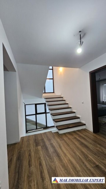 vila-10-camere-teren-916-mp-de-vanzare-in-rucar-arges-13