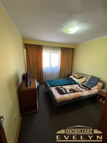 apartament-4-camere-transformat-in-3-etaj-3-zona-piata-mare-6