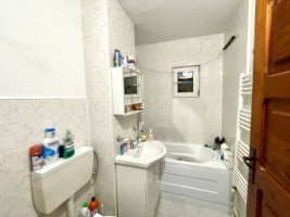 de-vanzare-apartament-cu-2-camere-semidecomandat-etaj-2-zona-primaverii-2