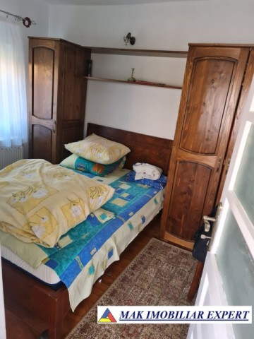 vila-cu-4-camere-si-teren-de-1800-mp-plus-15-ha-de-vanzare-in-boteni-arges-19
