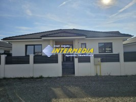 casa-noua-de-vanzare-finisata-la-cheie-pe-un-nivel-cu-4-camere-in-alba-iulia-7