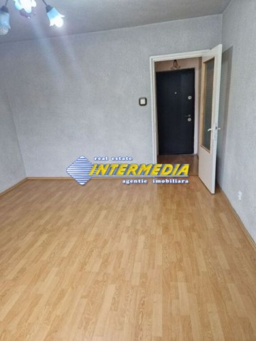 garsoniera-mare-de-34-mp-cetate-spital