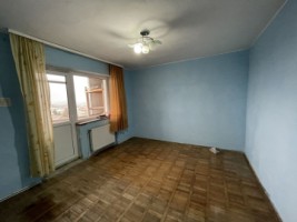 de-vanzare-apartament-cu-3-camere-decomandat-zona-liceului-mihai-eminescu-3