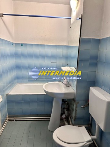 apartament-cu-3-camere-de-vanzare-in-alba-iulia-zona-centru-decomandat-3