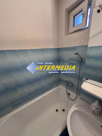 apartament-cu-3-camere-de-vanzare-in-alba-iulia-zona-centru-decomandat-5