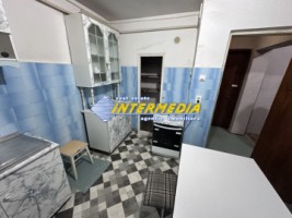 apartament-cu-3-camere-de-vanzare-in-alba-iulia-zona-centru-decomandat-9