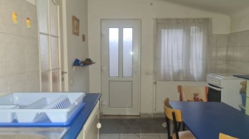 ultracentral-teren-aprox938-mp-cu-casa-batraneasca-la-280000-euro-1
