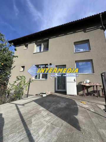casa-4-camere-vanzare-spe-in-alba-iulia-teren-1700-mp-1