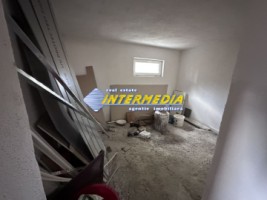 casa-4-camere-vanzare-spe-in-alba-iulia-teren-1700-mp-12