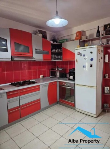 apartament-4-camere-etaj-1-zona-centru-1