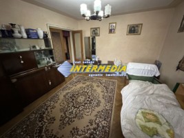 apartament-de-vanzare-3-camere-decomandat-in-cetate-bloc-foste-proprietati-2