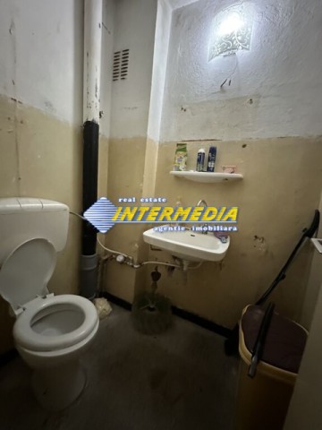 apartament-de-vanzare-3-camere-decomandat-in-cetate-bloc-foste-proprietati-4