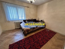 apartament-de-vanzare-3-camere-decomandat-in-cetate-bloc-foste-proprietati-3