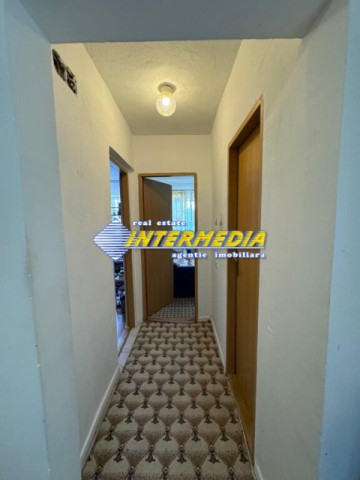 vanzare-apartament-3-camere-cu-balcon-centrala-si-termopane-cetate-zona-bulevard-7