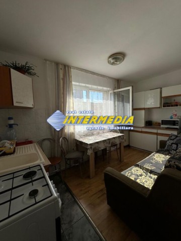 vanzare-apartament-3-camere-cu-balcon-centrala-si-termopane-cetate-zona-bulevard-6